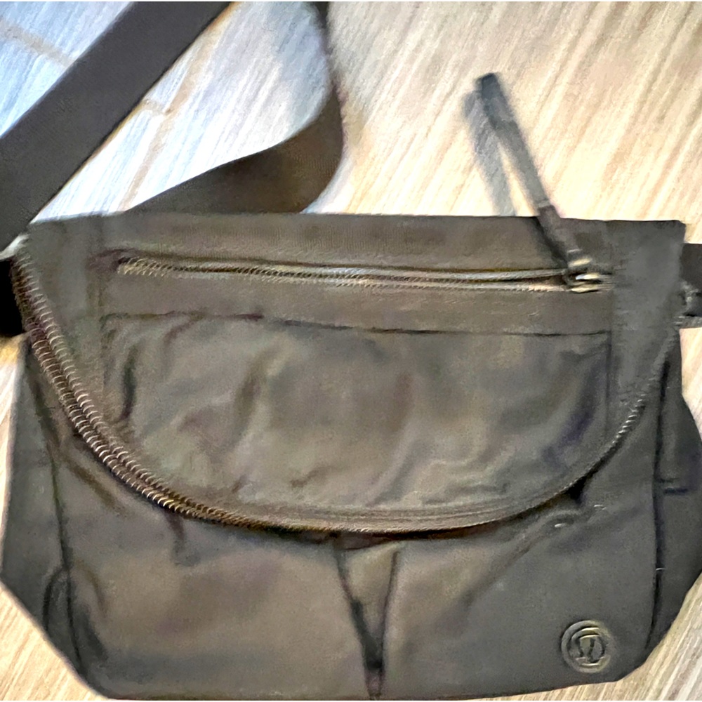 Lululemon crossbody Festival bag.